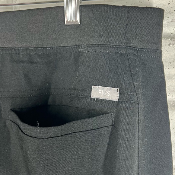 FIGS Technical Collection Men's Axim Cargo Black Elastic/Drawstring Scrub Pants - Picture 9 of 9